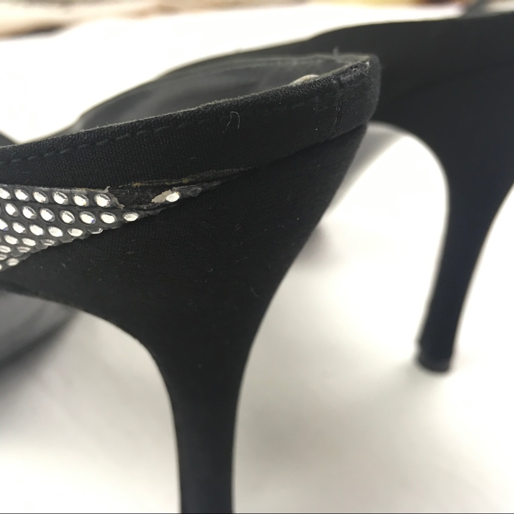Stuart Weitzman - Picture 6 of 8